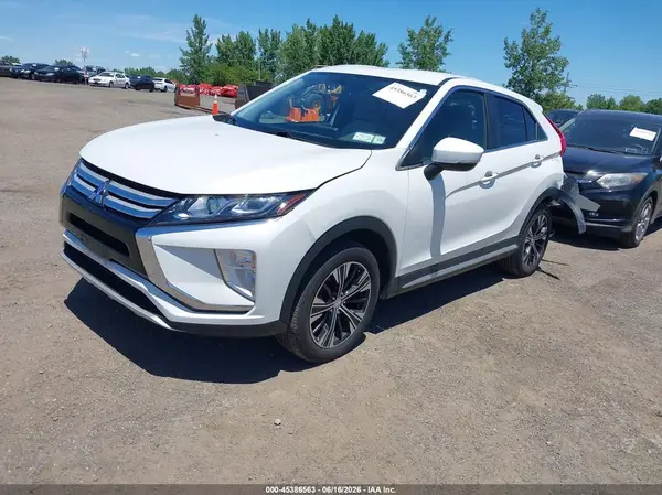 JA4AT5AA9JZ068952 2018 MITSUBISHI ECLIPSE CROSS - Image 2