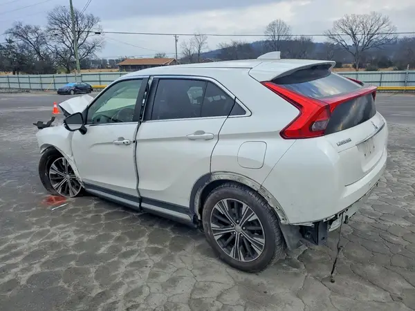 JA4AT5AA9JZ069339 2018 MITSUBISHI ECLIPSE CROSS - Image 2
