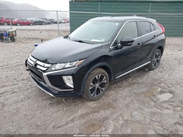 JA4AT5AA9JZ070409 2018 MITSUBISHI ECLIPSE CROSS - Image 2