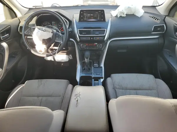 JA4AT5AA9LZ001917 2020 MITSUBISHI ECLIPSE CROSS - Image 8