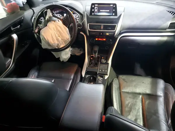 JA4AT5AA9LZ016787 2020 MITSUBISHI ECLIPSE CROSS - Image 8