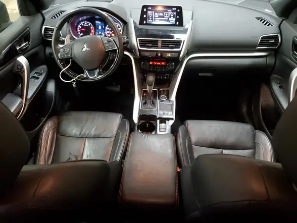 JA4AT5AA9LZ031645 2020 MITSUBISHI ECLIPSE CROSS - Image 8