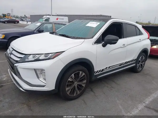 JA4AT5AAXJZ044952 2018 MITSUBISHI ECLIPSE CROSS - Image 2