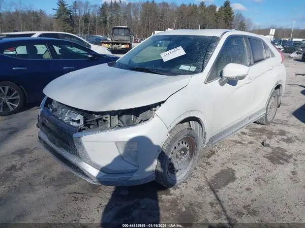 JA4AT5AAXJZ061993 2018 MITSUBISHI ECLIPSE CROSS - Image 2