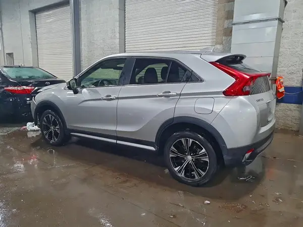 JA4AT5AAXJZ065428 2018 MITSUBISHI ECLIPSE CROSS - Image 2