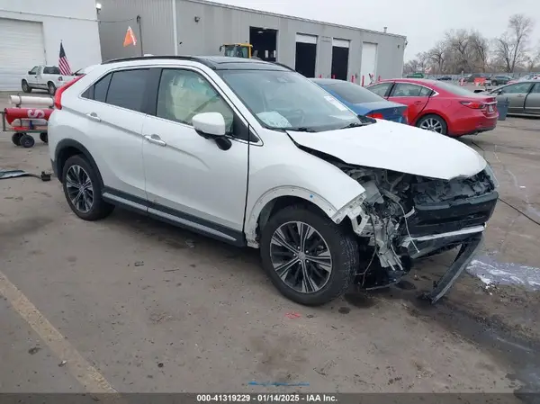 JA4AT5AAXLZ019312 2020 MITSUBISHI ECLIPSE CROSS - Image 1