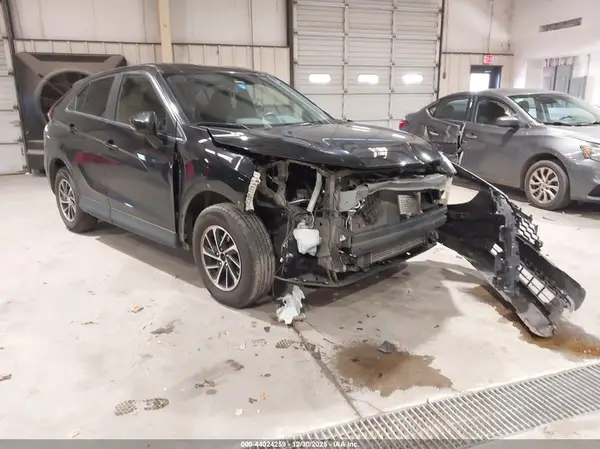 JA4ATUAA0NZ014276 2022 MITSUBISHI ECLIPSE CROSS - Image 1