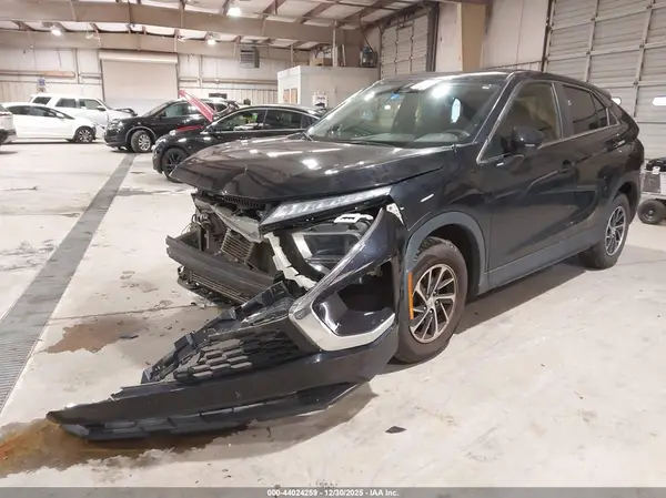 JA4ATUAA0NZ014276 2022 MITSUBISHI ECLIPSE CROSS - Image 2