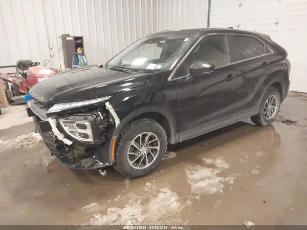 JA4ATUAA0RZ060518 2024 MITSUBISHI ECLIPSE CROSS - Image 2