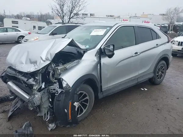 JA4ATUAA4NZ048978 2022 MITSUBISHI ECLIPSE CROSS - Image 2