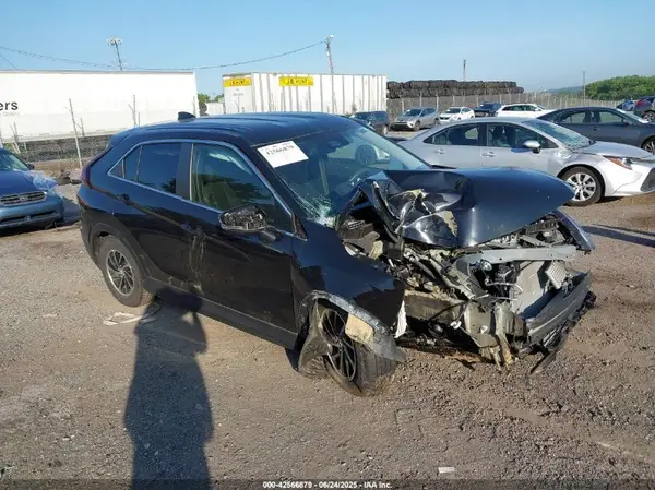 JA4ATUAA6NZ038792 2022 MITSUBISHI ECLIPSE CROSS - Image 1