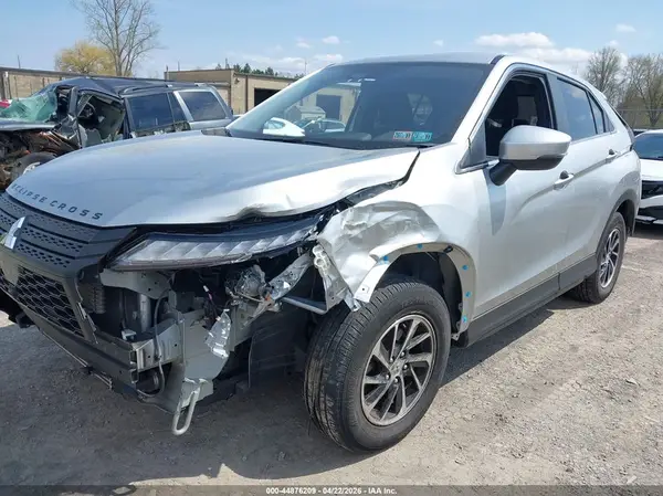 JA4ATUAA7NZ002660 2022 MITSUBISHI ECLIPSE CROSS - Image 2