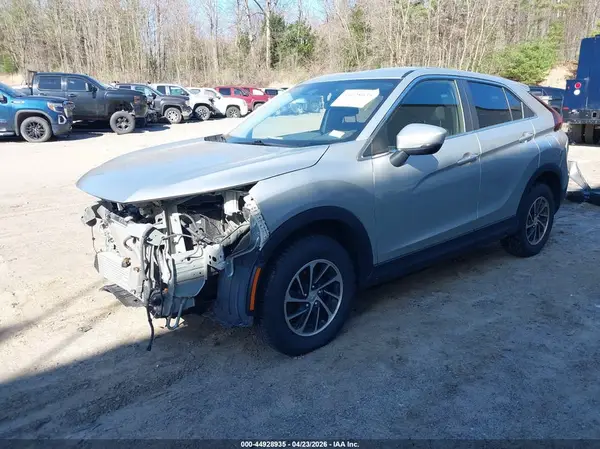 JA4ATUAAXNZ000871 2022 MITSUBISHI ECLIPSE CROSS - Image 2