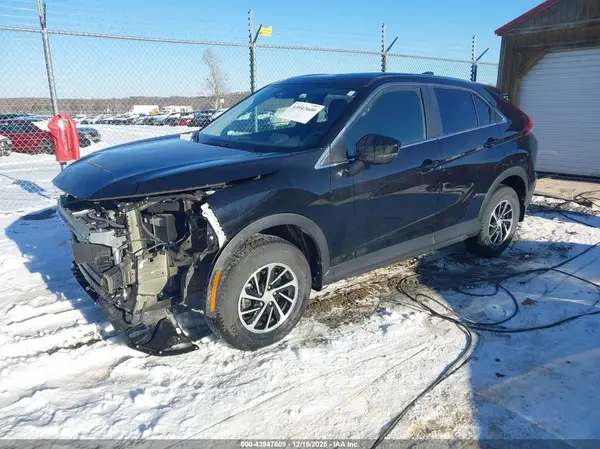 JA4ATUAAXRZ074555 2024 MITSUBISHI ECLIPSE CROSS - Image 2