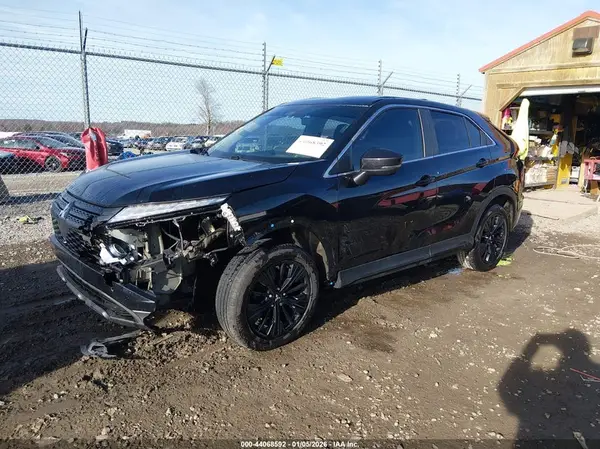 JA4ATVAA0NZ029818 2022 MITSUBISHI ECLIPSE CROSS - Image 2