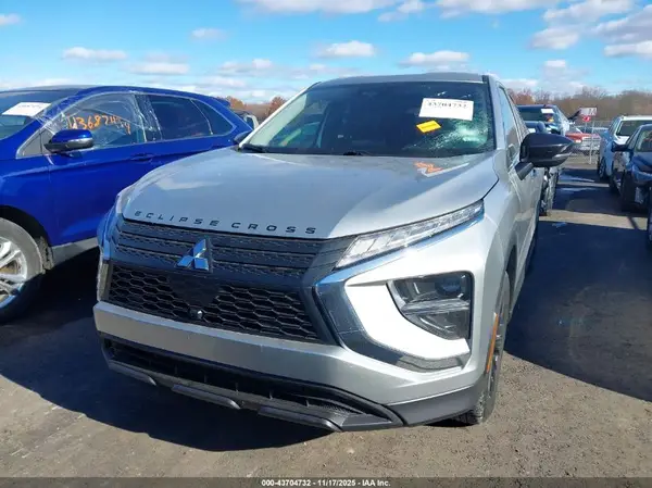 JA4ATVAA1NZ054677 2022 MITSUBISHI ECLIPSE CROSS - Image 2