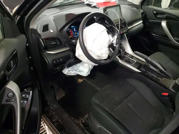 JA4ATVAA2PZ002154 2023 MITSUBISHI ECLIPSE CROSS - Image 8