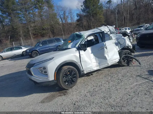 JA4ATVAA2PZ002686 2023 MITSUBISHI ECLIPSE CROSS - Image 2