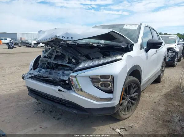 JA4ATVAA2PZ029063 2023 MITSUBISHI ECLIPSE CROSS - Image 2