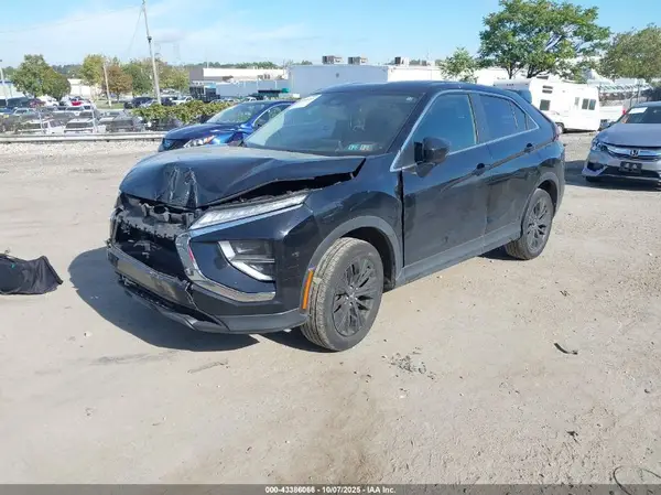 JA4ATVAA5NZ055363 2022 MITSUBISHI ECLIPSE CROSS - Image 2