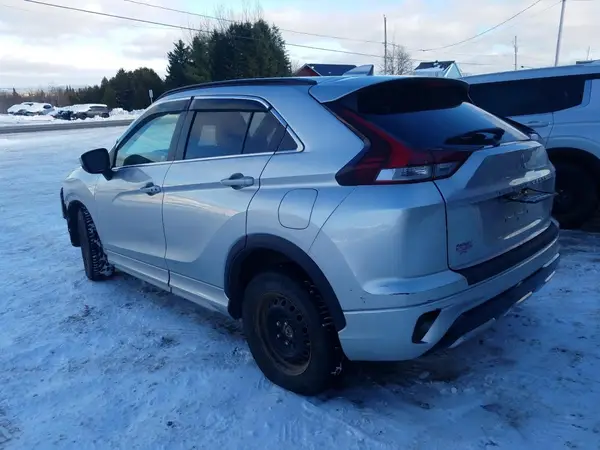 JA4ATVAA6NZ613916 2022 MITSUBISHI ECLIPSE CROSS - Image 2