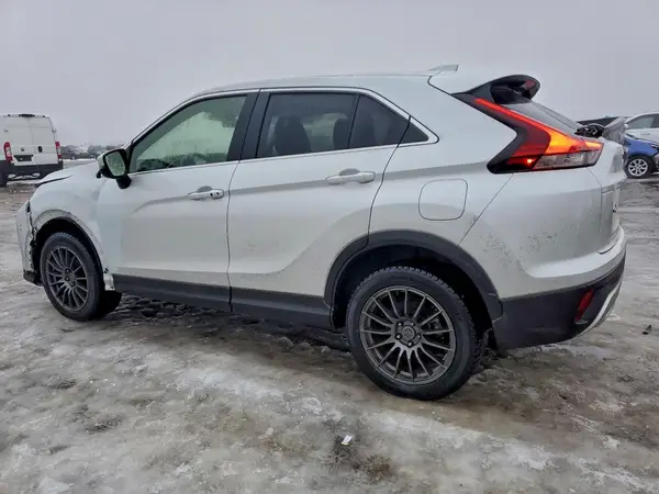 JA4ATVAA7PZ609571 2023 MITSUBISHI ECLIPSE CROSS - Image 2