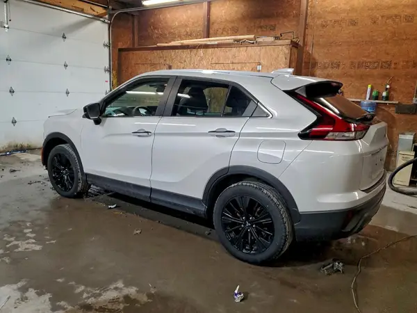 JA4ATVAA8NZ028920 2022 MITSUBISHI ECLIPSE CROSS - Image 2