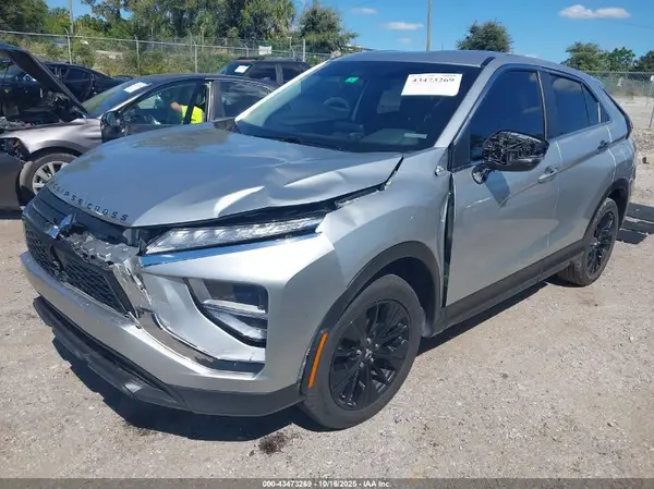 JA4ATVAA8NZ029548 2022 MITSUBISHI ECLIPSE CROSS - Image 2