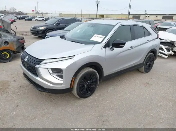 JA4ATVAA8NZ058368 2022 MITSUBISHI ECLIPSE CROSS - Image 2