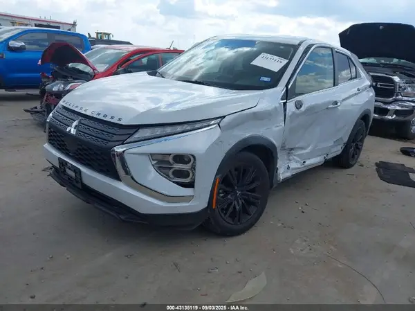 JA4ATVAA8PZ028192 2023 MITSUBISHI ECLIPSE CROSS - Image 2