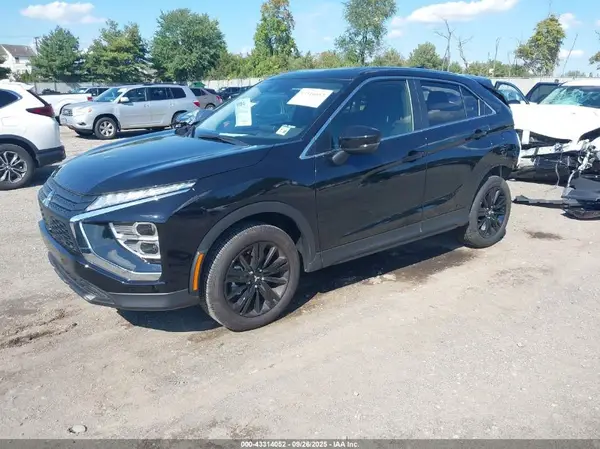 JA4ATVAA8SZ009568 2025 MITSUBISHI ECLIPSE CROSS - Image 2