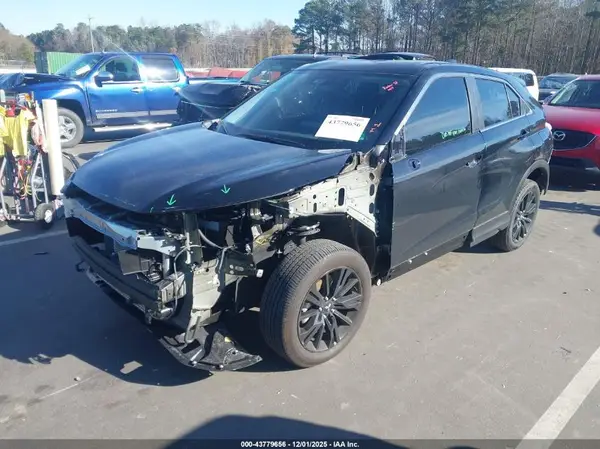 JA4ATVAA8SZ021896 2025 MITSUBISHI ECLIPSE CROSS - Image 2