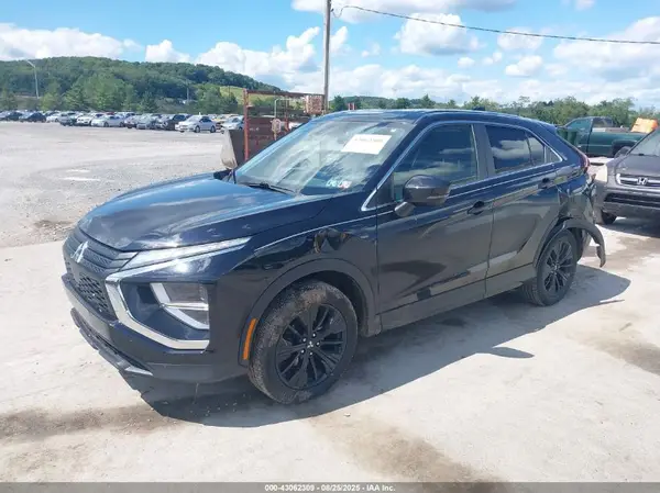 JA4ATVAA9NZ014492 2022 MITSUBISHI ECLIPSE CROSS - Image 2