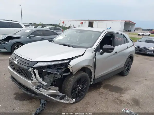 JA4ATVAA9NZ055561 2022 MITSUBISHI ECLIPSE CROSS - Image 2