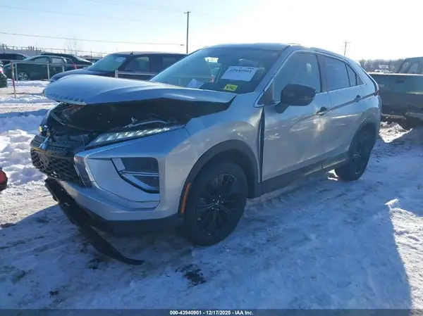JA4ATVAA9NZ055673 2022 MITSUBISHI ECLIPSE CROSS - Image 2