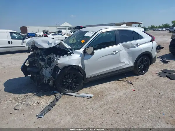 JA4ATVAAXRZ001983 2024 MITSUBISHI ECLIPSE CROSS - Image 2