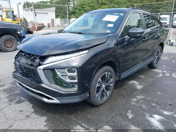 JA4ATWAA0NZ003015 2022 MITSUBISHI ECLIPSE CROSS - Image 2