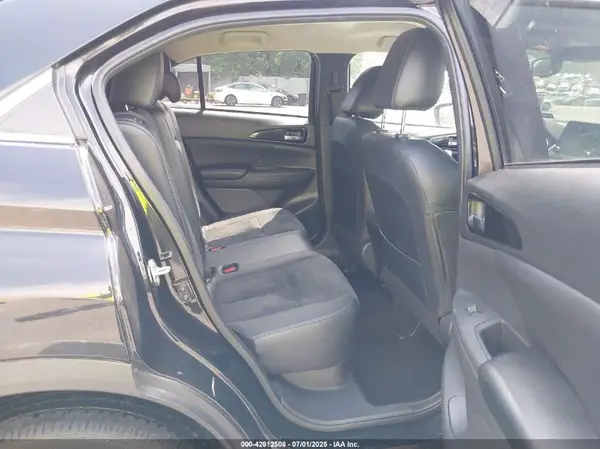 JA4ATWAA0NZ003015 2022 MITSUBISHI ECLIPSE CROSS - Image 8