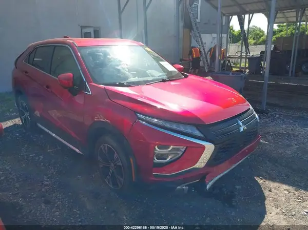 JA4ATWAA0NZ050061 2022 MITSUBISHI ECLIPSE CROSS - Image 1