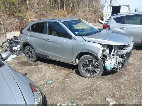 JA4ATWAA1NZ000382 2022 MITSUBISHI ECLIPSE CROSS - Image 1