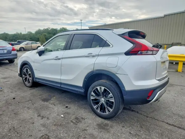 JA4ATWAA1NZ061392 2022 MITSUBISHI ECLIPSE CROSS - Image 2