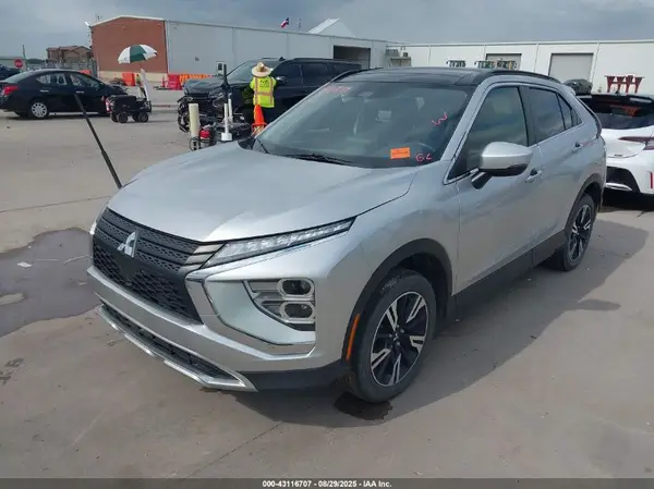 JA4ATWAA1PZ028248 2023 MITSUBISHI ECLIPSE CROSS - Image 2