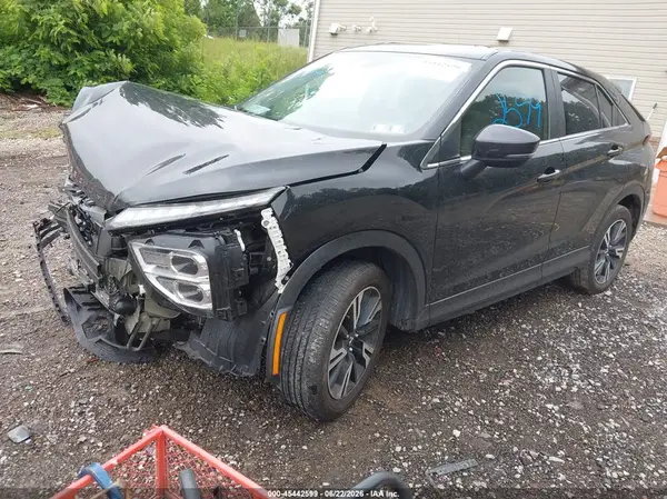JA4ATWAA1SZ005416 2025 MITSUBISHI ECLIPSE CROSS - Image 2