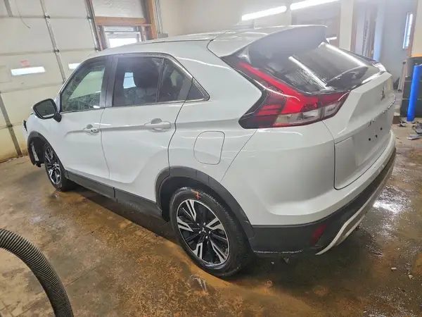 JA4ATWAA1SZ008851 2025 MITSUBISHI ECLIPSE CROSS - Image 2