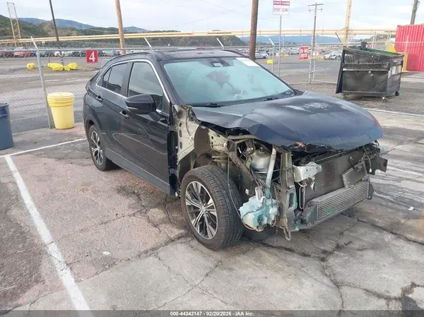 JA4ATWAA2NZ001427 2022 MITSUBISHI ECLIPSE CROSS - Image 1