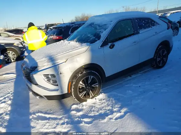 JA4ATWAA2RZ017794 2024 MITSUBISHI ECLIPSE CROSS - Image 2
