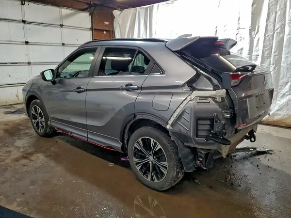 JA4ATWAA3NZ028555 2022 MITSUBISHI ECLIPSE CROSS - Image 2