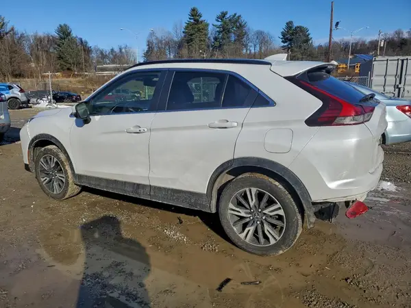 JA4ATWAA3PZ003870 2023 MITSUBISHI ECLIPSE CROSS - Image 2