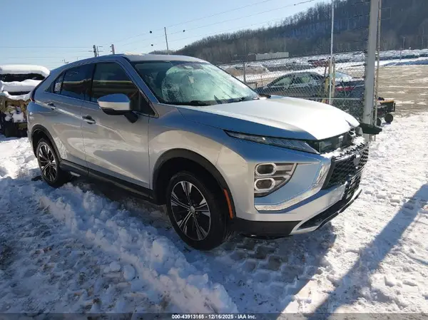 JA4ATWAA4NZ000585 2022 MITSUBISHI ECLIPSE CROSS - Image 1