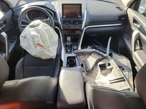 JA4ATWAA4NZ001588 2022 MITSUBISHI ECLIPSE CROSS - Image 8